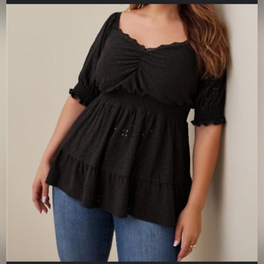 Torrid Eyelet Shirt EUC Black Short Sleeve Size 3